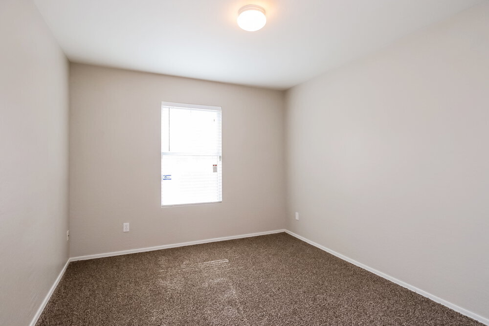 Building Photo - 14892 W Laurel Ln
