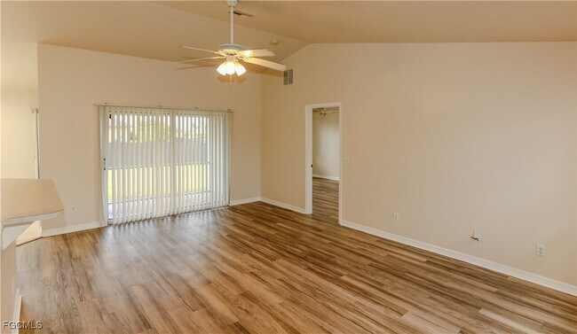 Building Photo - 710 SW 21st Terrace