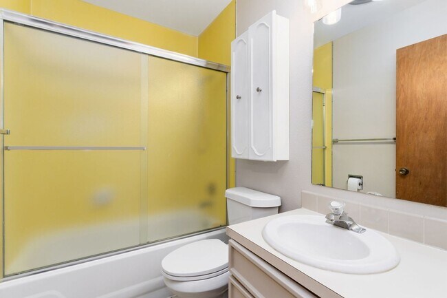 Building Photo - 514 Strachan Dr