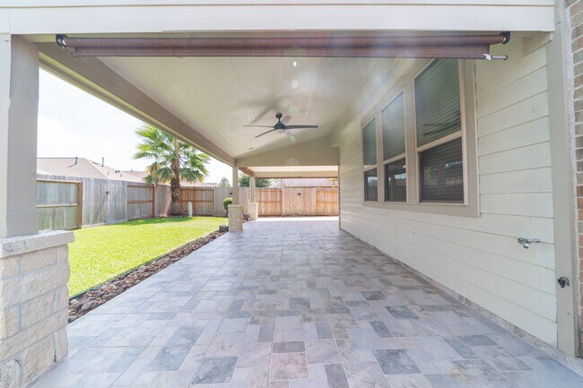 Building Photo - 13303 Davenport Hills Ln