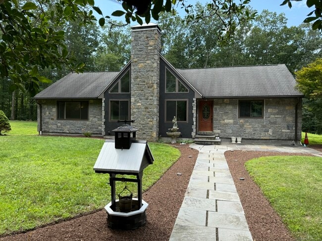 Primary Photo - 93 Pisgah Rd