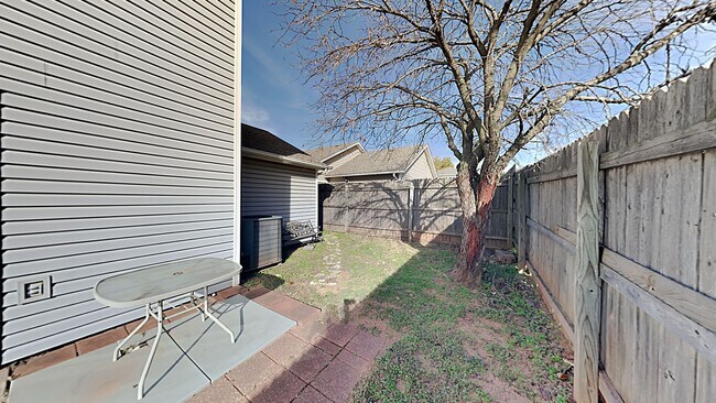 Building Photo - Lovely 3 Bedroom 1.5 Bathroom in Edmond Sc...