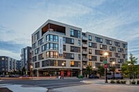 Building Photo - Arc Central
