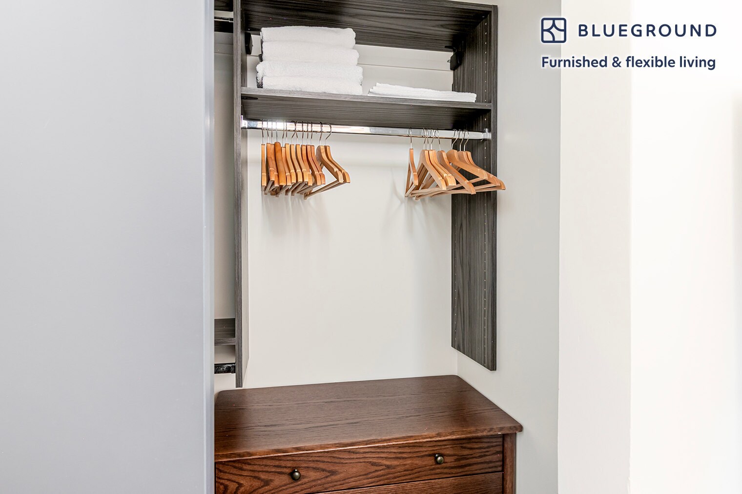 Building Photo - 2061 N Southport Ave