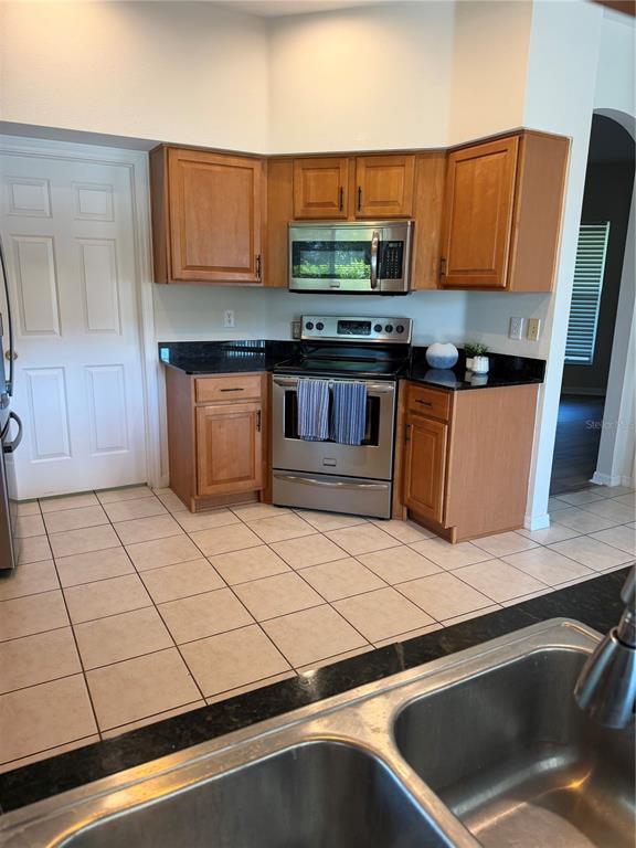 Building Photo - 10760 Plantation Bay Dr