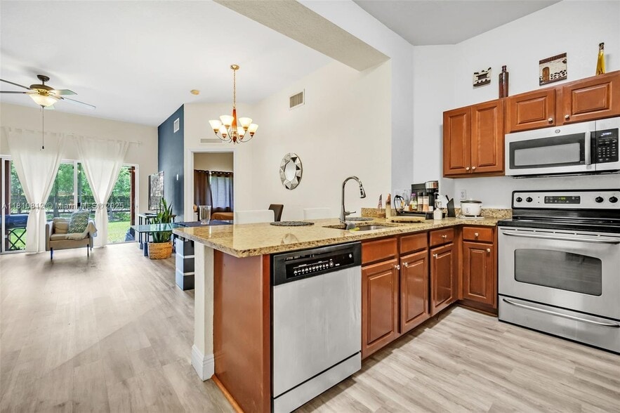 Building Photo - 3340 Palomino Dr