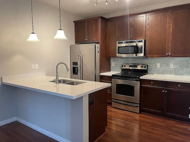 Building Photo - Modern 2 Bed 2 Bath Condo in the Heart of Downtown SLC!
