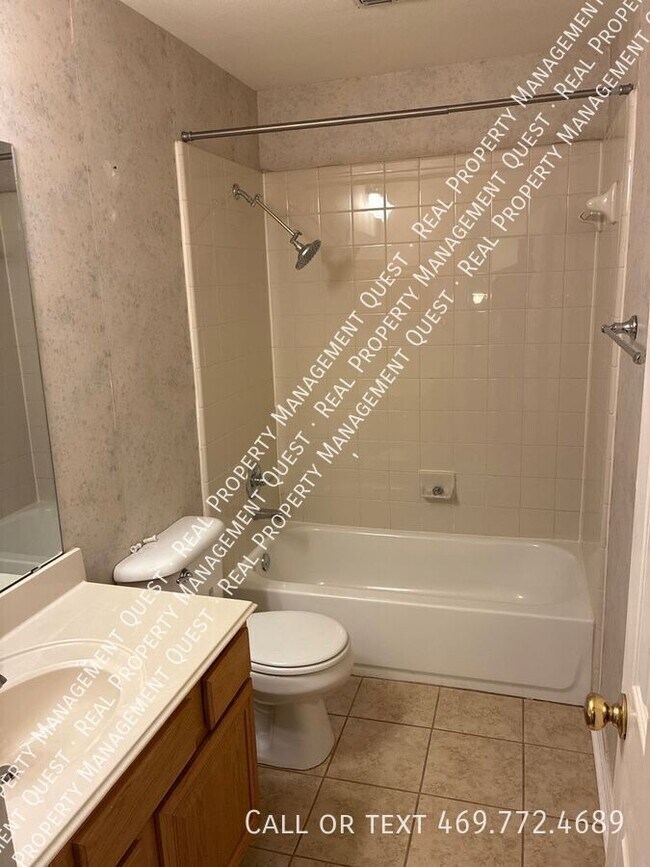 Building Photo - 3731 Edgewood Ct