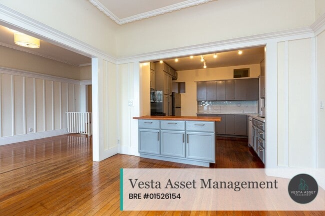 Building Photo - 301-303 Corbett Avenue