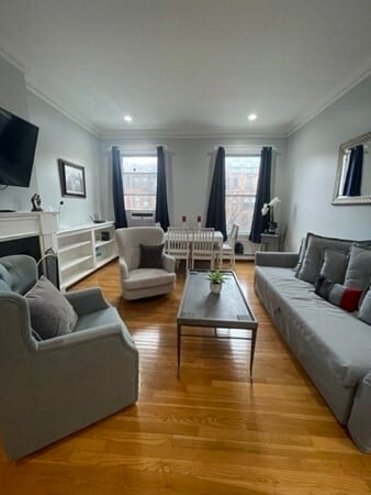 Building Photo - 450 Beacon St