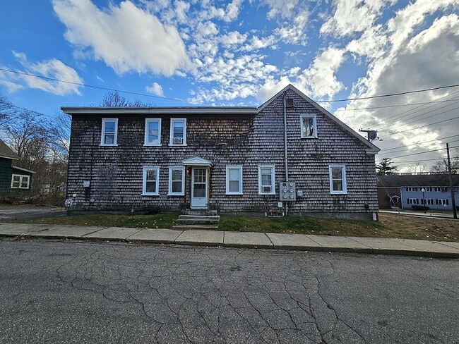 Building Photo - Charming 1-Bed/1-Bath Apartment in the Hea...