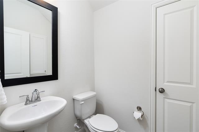Building Photo - 925 Utica Dr
