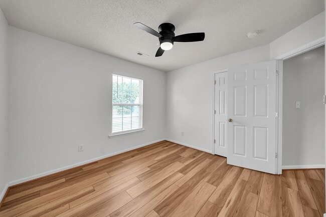 Building Photo - 408 Holmes Blvd