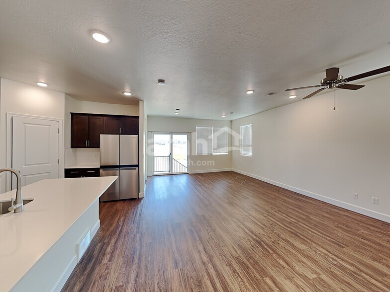 Building Photo - 3271 S 2580 W