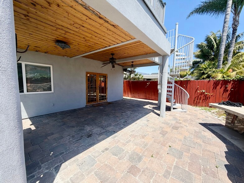 Building Photo - 9272 Sunridge Dr
