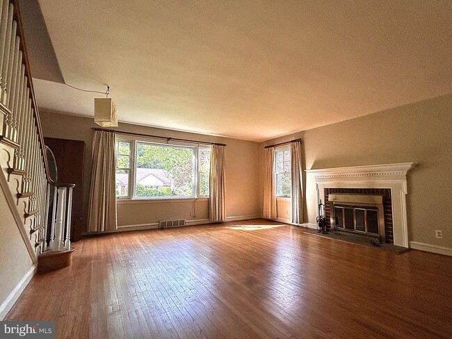 Building Photo - 218 Martroy Ln