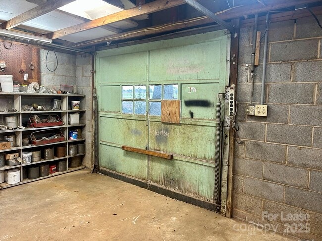 Building Photo - 234 Alf Hoover Rd