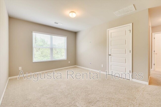 Building Photo - 5054 Vine Ln