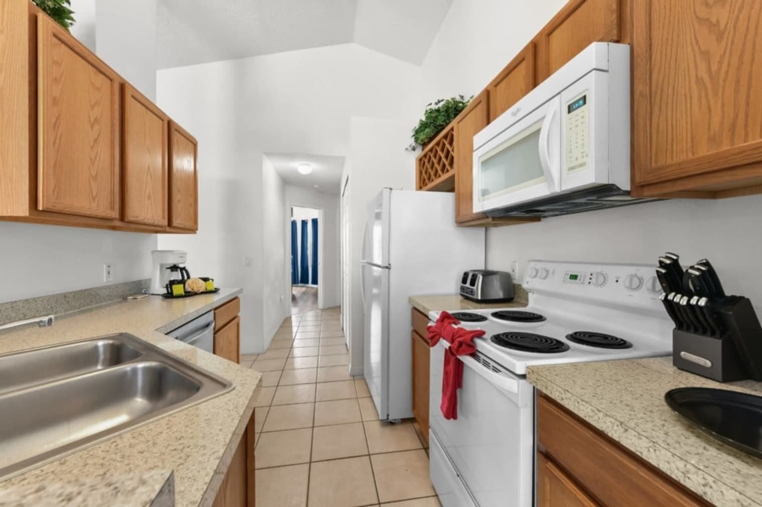 Building Photo - 447 High Point Dr