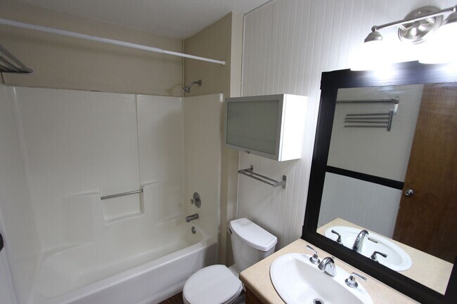 Building Photo - 1BR Country Club Condo | Large Deck + In-Unit Washer & Dryer