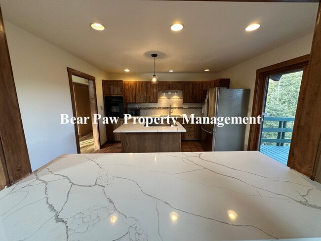 Building Photo - "Charming Floyd Hill Retreat: 3-Bed, 3-Bath on Clear Creek Road!"