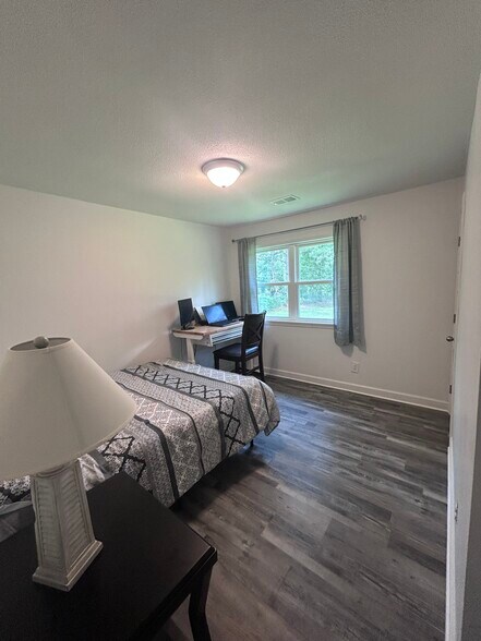 Bedroom 1 space - smallest bedroom - 1223 Poplar Ave