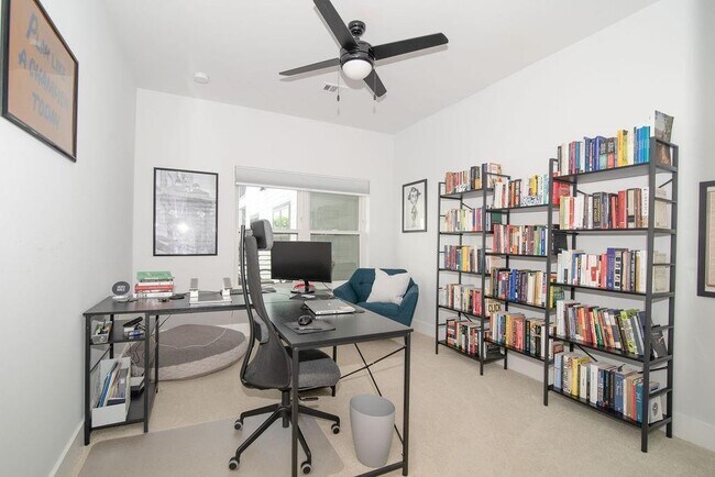 Building Photo - 3101 Govalle Ave