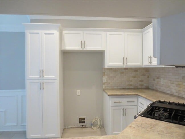 Building Photo - 8214 Split Oak Dr