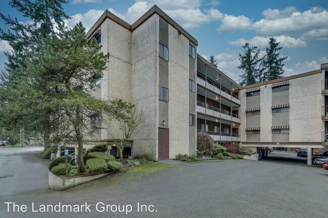 Building Photo - 13322 Greenwood Ave N