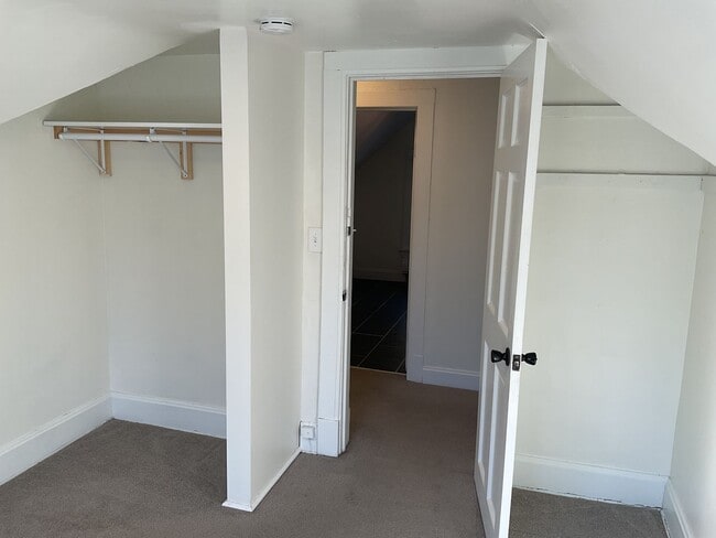 Building Photo - Beautifully Updated 4 BR/2 BA Upper-Level Duplex in Minneapolis with 2-Car Garage!