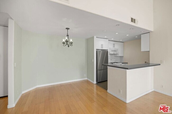 Building Photo - 1240 S Corning St