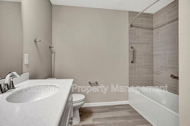 Building Photo - 140 Boracay Cir