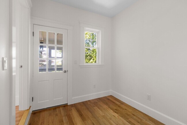 Building Photo - 105 Fayerweather St