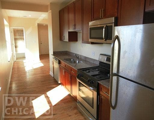 Primary Photo - 2040 W Touhy Ave