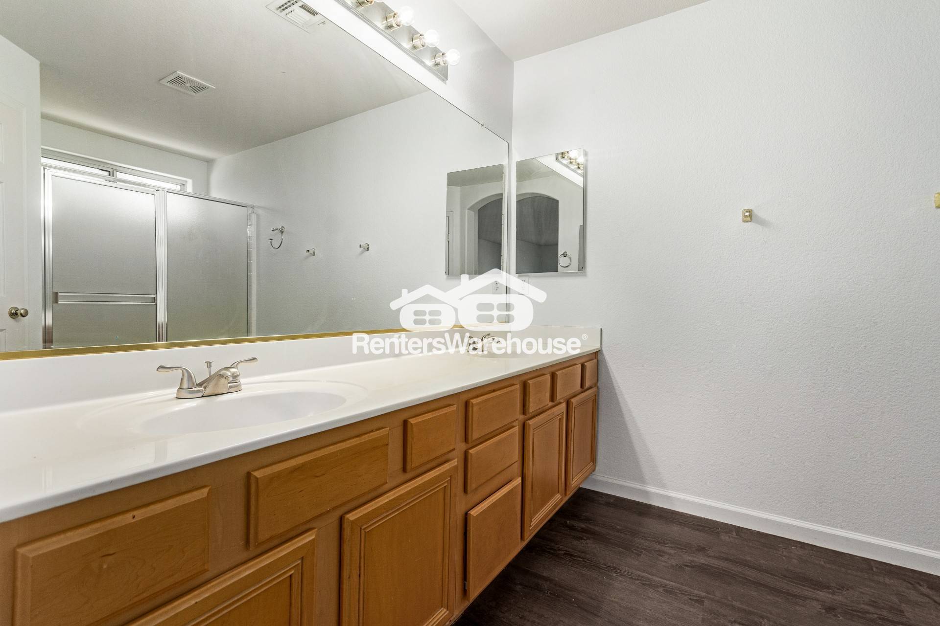 Building Photo - 14206 W Indianola Ave