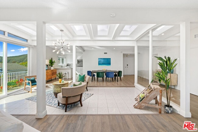 Building Photo - 3636 Oceanhill Way