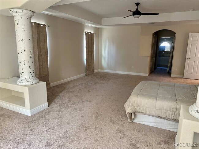 Building Photo - 5780 N Lena Dr