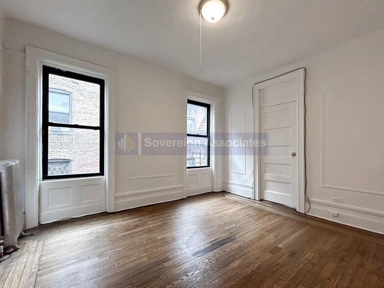 Building Photo - 3139 Broadway