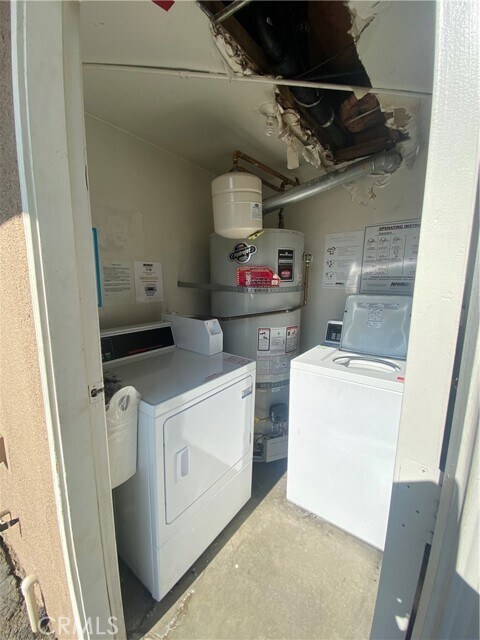 Building Photo - 2366 Lomeli Ln