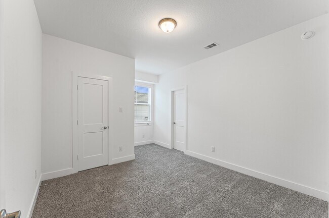 Building Photo - 21234 Black Gap Wildlife Dr