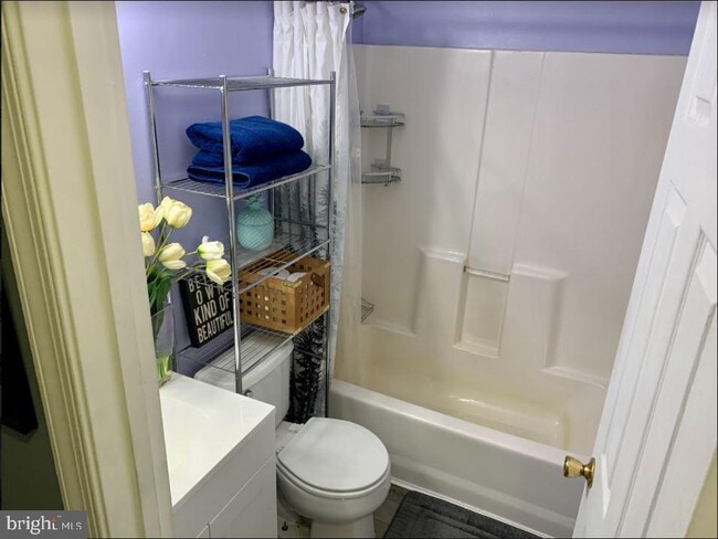 Building Photo - 1824 Cedar Dr