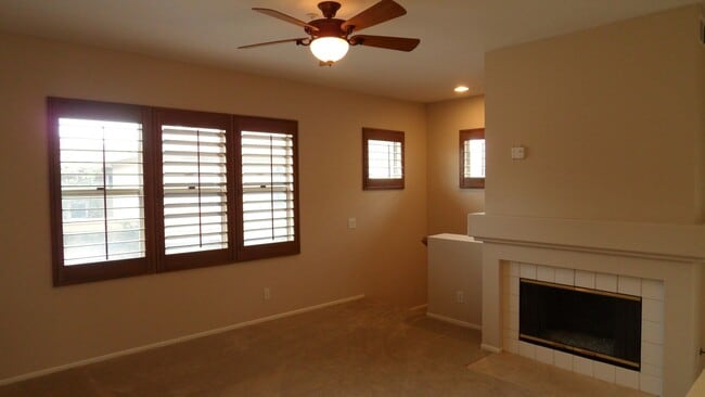 Building Photo - Clean & Spacious 2BR 2BA Two-Story, All Up...