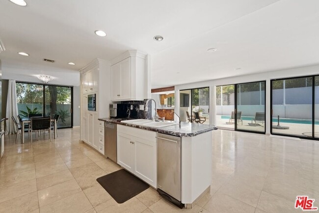 Building Photo - 15656 Crownridge Pl