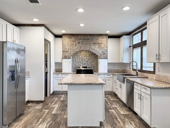 Building Photo - Spacious New Braunfels Retreat on 1 Acre – Walk to Lake Dunlap & the Guadalupe River