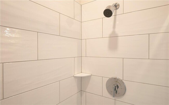 Building Photo - 15 Cranston Ave