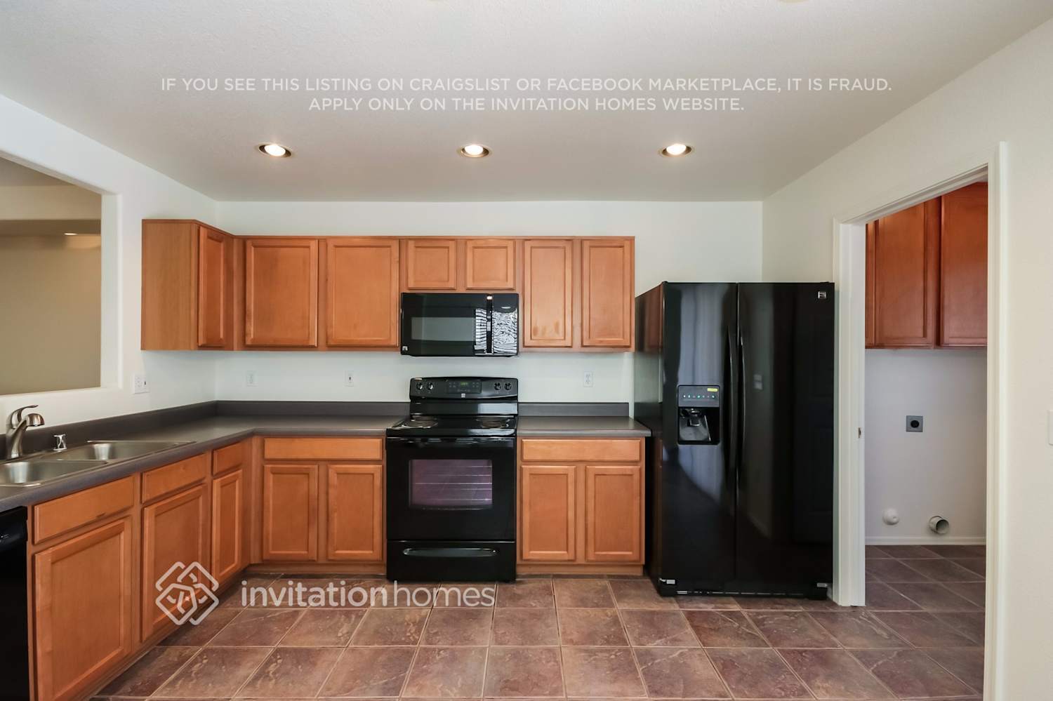 Building Photo - 2887 E Cherry Hills Dr