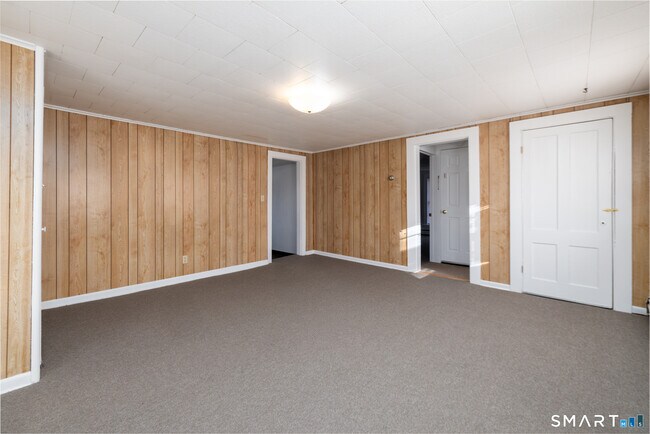 Building Photo - 199 Migeon Ave