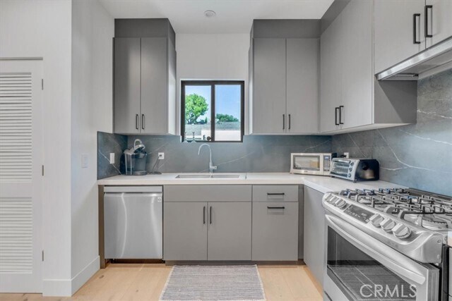 Building Photo - 14062 Albers St