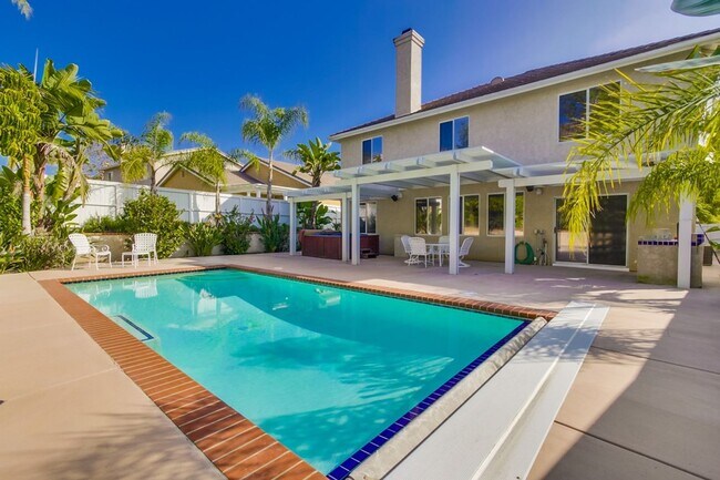 Building Photo - Gorgeous 4 Bedroom Santa Fe Hills Home With a Pool!