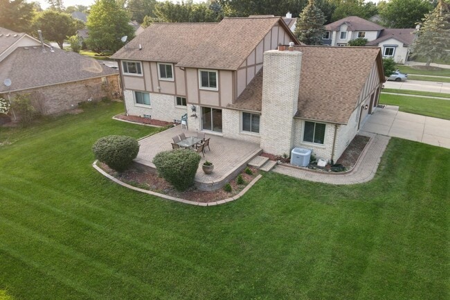 Building Photo - 6710 Westpointe Dr
